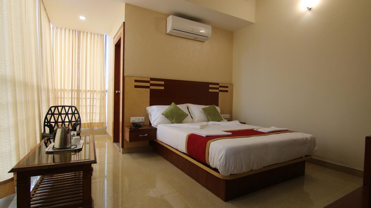 Sri Nandi Comforts Hotel Bangalore Exterior foto